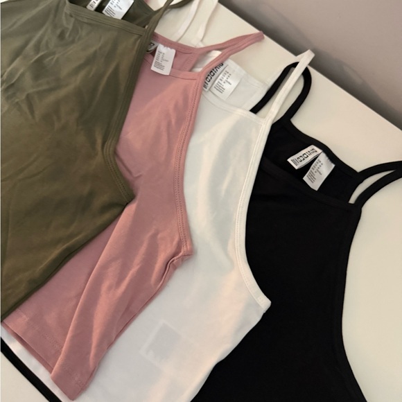 H&M Assorted Color Crop Tops - Picture 2 of 5